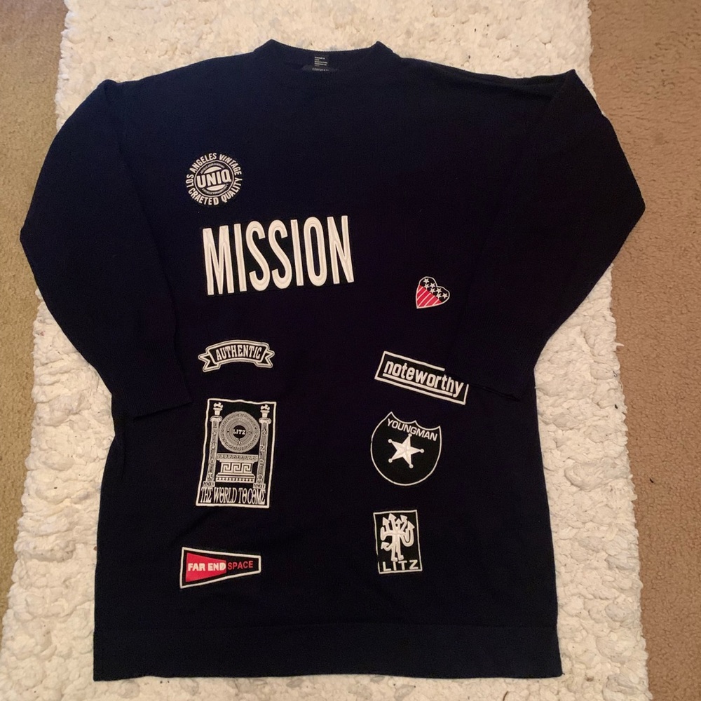 Forever 21 Navy blue Women’s patch patchwork streetwear crew neck sweater M. GUC